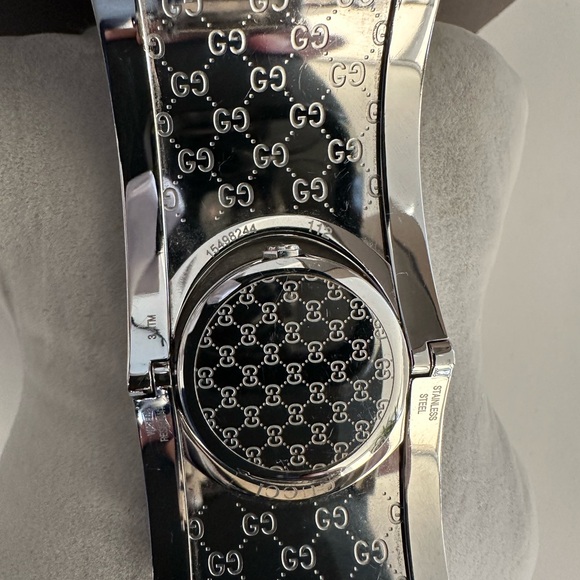 Gucci Women's YA112419 Twirl Two-Tone Stainless steel and Fabric Watch - Picture 12 of 15